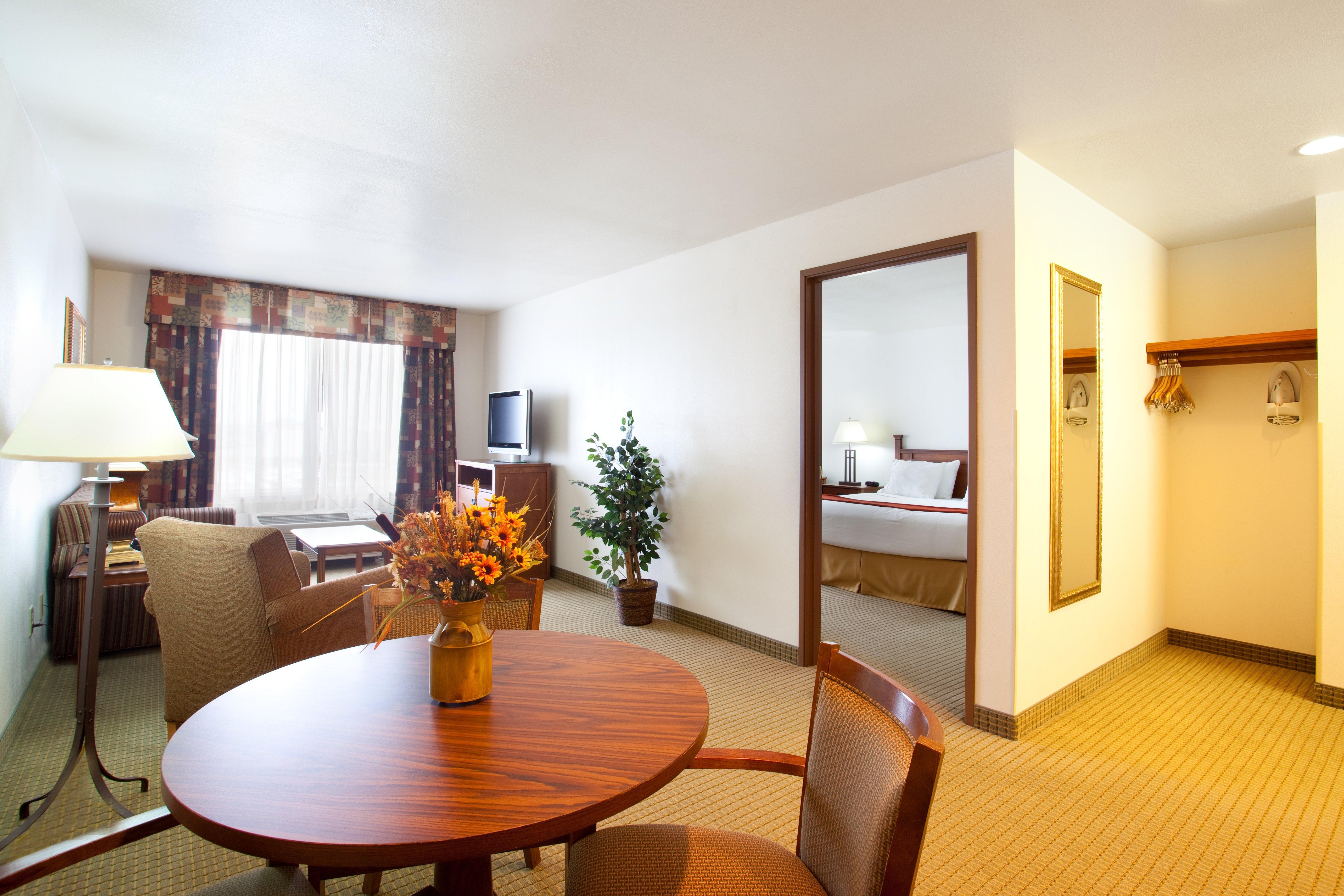 Holiday Inn Express Hotel & Suites Mattoon By Ihg Zewnętrze zdjęcie