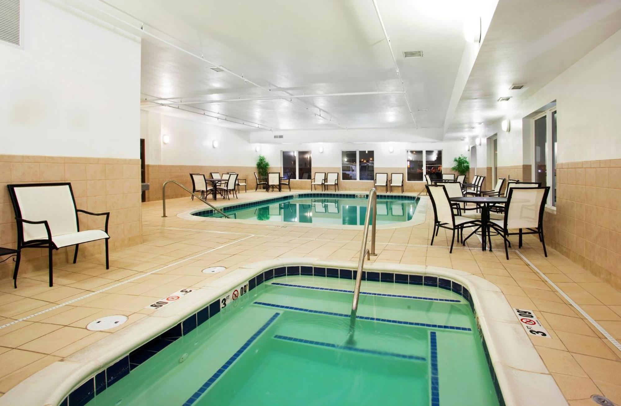 Holiday Inn Express Hotel & Suites Mattoon By Ihg Zewnętrze zdjęcie