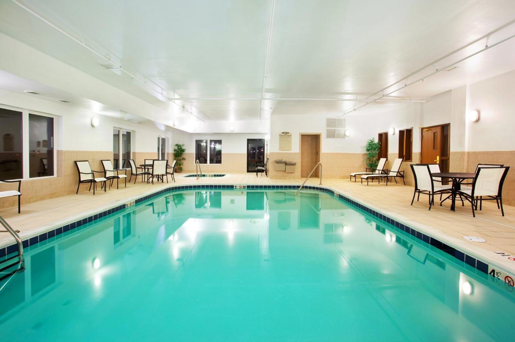 Holiday Inn Express Hotel & Suites Mattoon By Ihg Zewnętrze zdjęcie